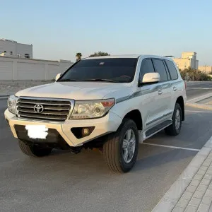 2013 Toyota Land Cruiser Grand Touring