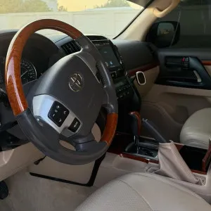 2013 Toyota Land Cruiser Grand Touring
