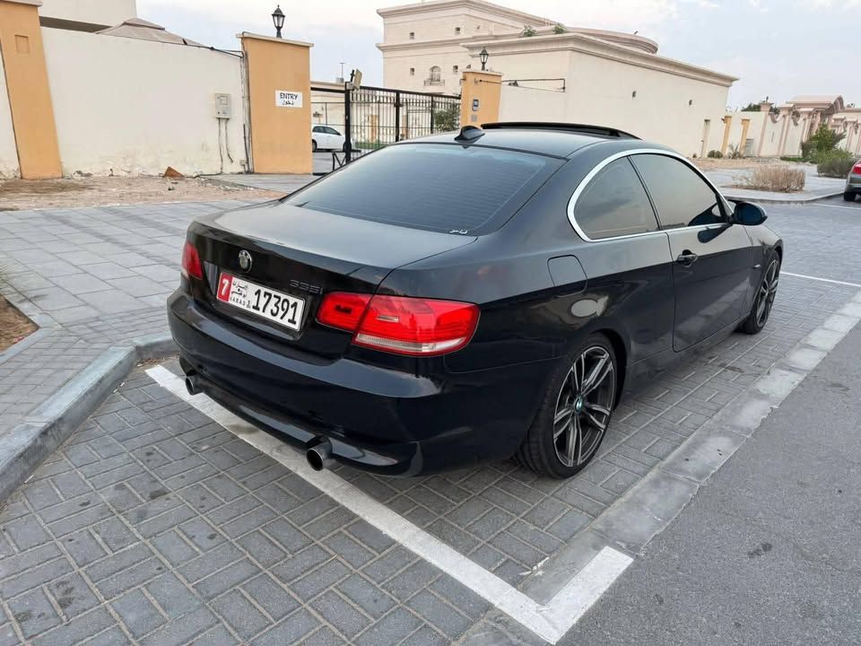 2009 BMW 3-Series 330i