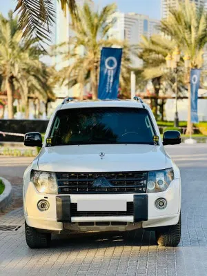 2011 ميتسوبيشي باجيرو GLS