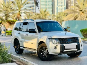 2011 ميتسوبيشي باجيرو GLS