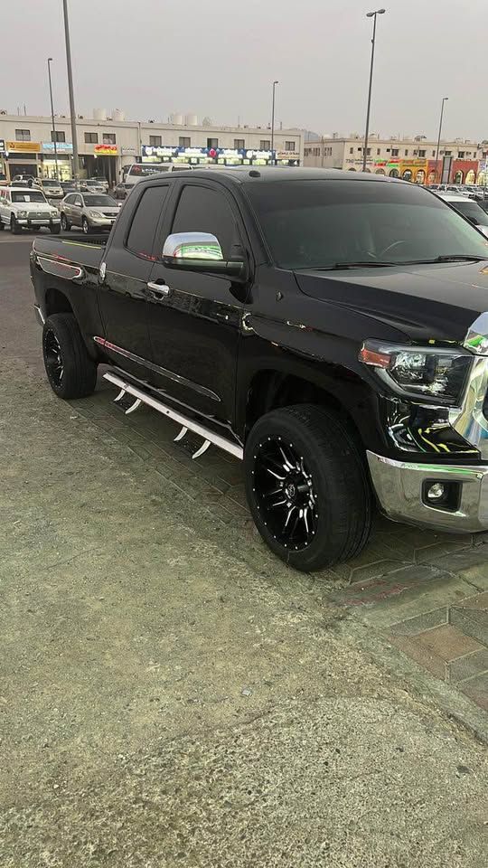 2014 تويوتا تندرا Limited