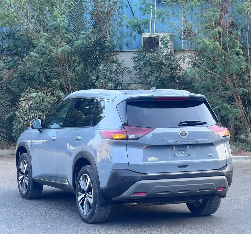 2021 نيسان روج SL