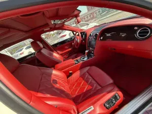2010 بنتلي فلاينج سبير V8