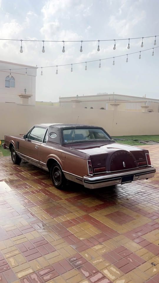 1983 Lincoln Continential Black Label