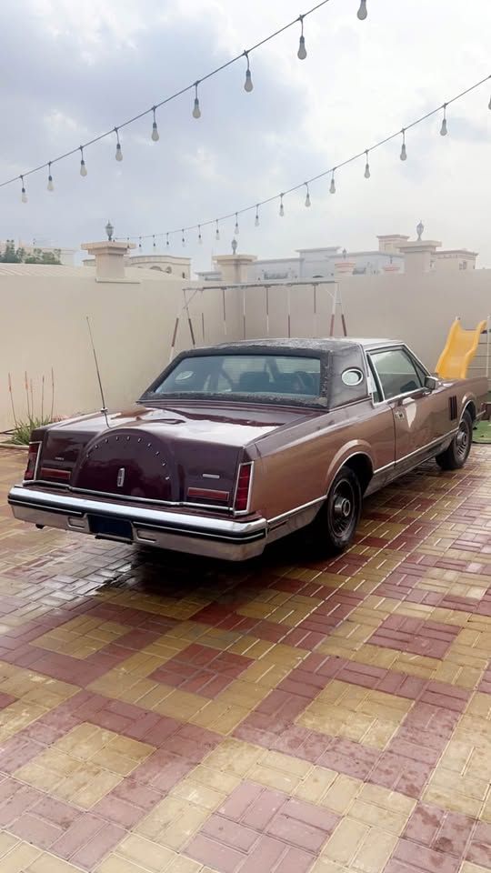 1983 Lincoln Continential Black Label