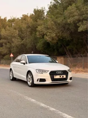 2018 اودي آي ٣ Prestige