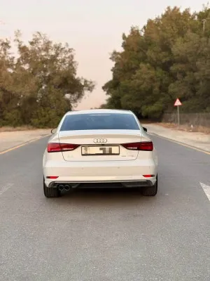 2018 اودي آي ٣ Prestige