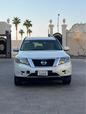 2013 نيسان باثفايندر S