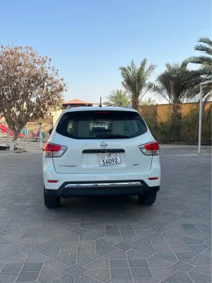 2013 نيسان باثفايندر S