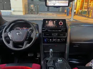 2022 Nissan Patrol LE Platinum city