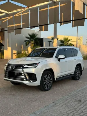 2023 لكزس ال اكس ٦٠٠ Signature