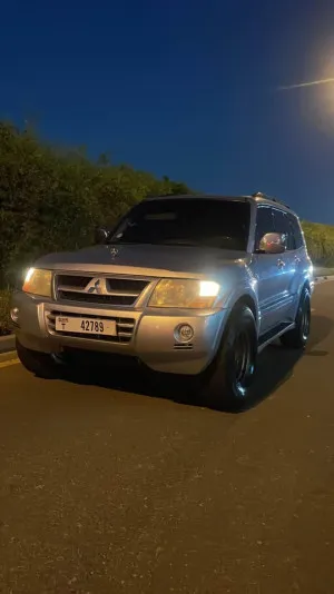 2004 ميتسوبيشي باجيرو GLS