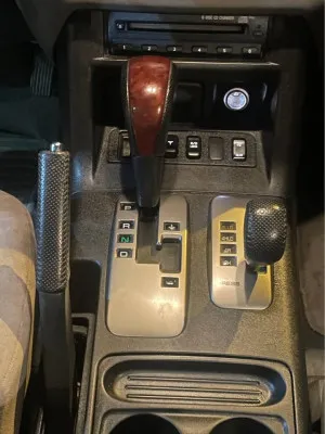 2004 ميتسوبيشي باجيرو GLS