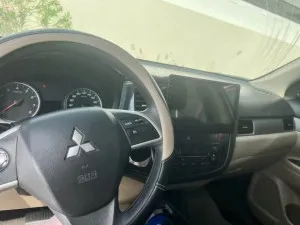 2015 ميتسوبيشي أوتلاندر SEL Touring Package