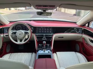 2022 بنتلي فلاينج سبير V8