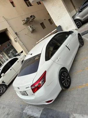 2016 تويوتا ياريس Dynamic