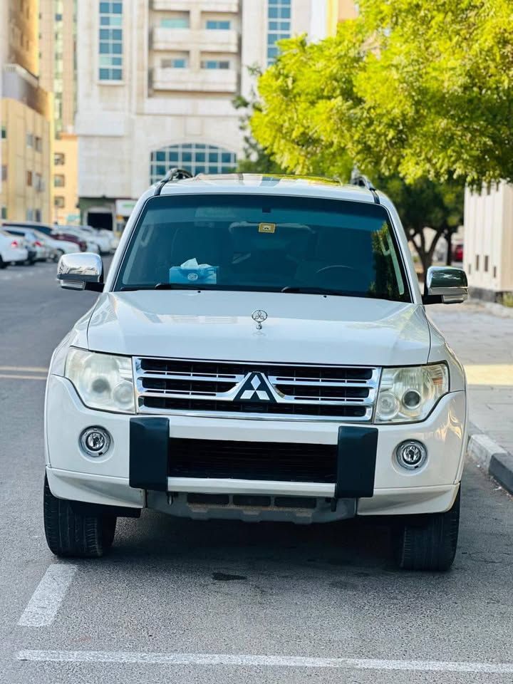 2011 ميتسوبيشي باجيرو GLX