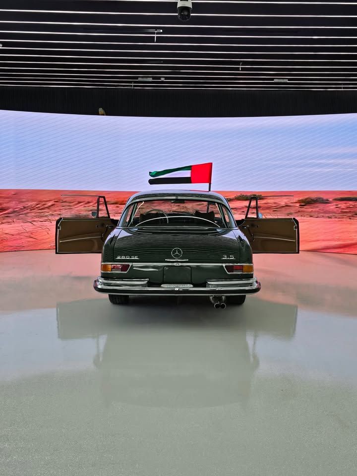 1970 مرسيدس-بنز 220 SEL