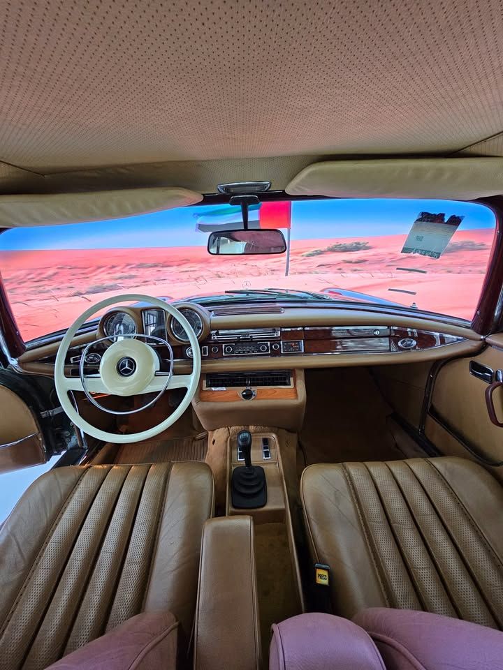 1970 مرسيدس-بنز 220 SEL