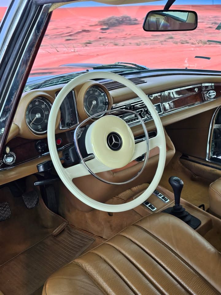 1970 مرسيدس-بنز 220 SEL