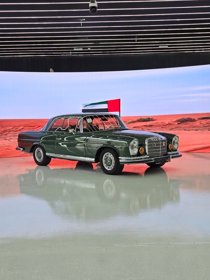 1970 مرسيدس-بنز 220 SEL