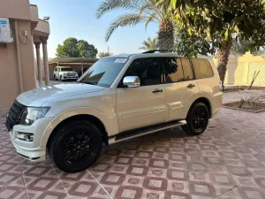 2020 Mitsubishi Pajero GLX