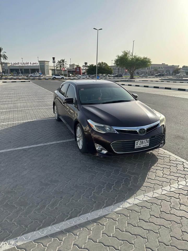 2013 تويوتا افالون Limited