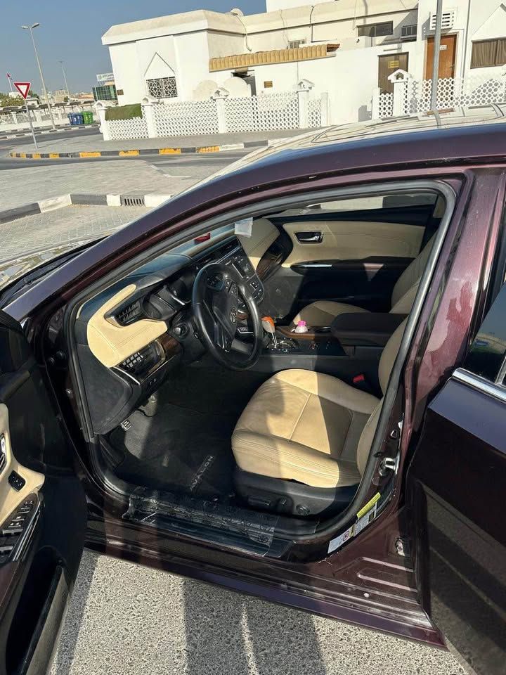 2013 تويوتا افالون Limited