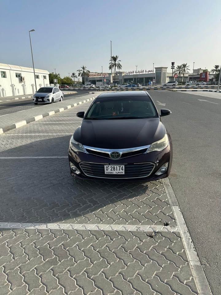 2013 تويوتا افالون Limited