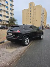 2019 جييب شيروكي Latitude Lux