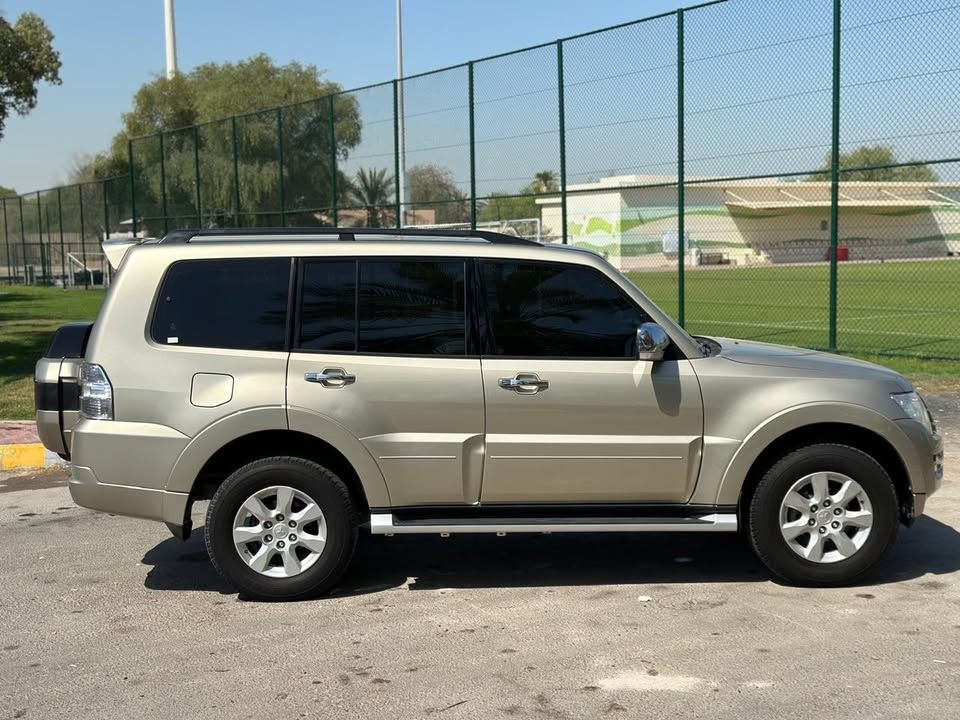 2017 Mitsubishi Pajero GLS