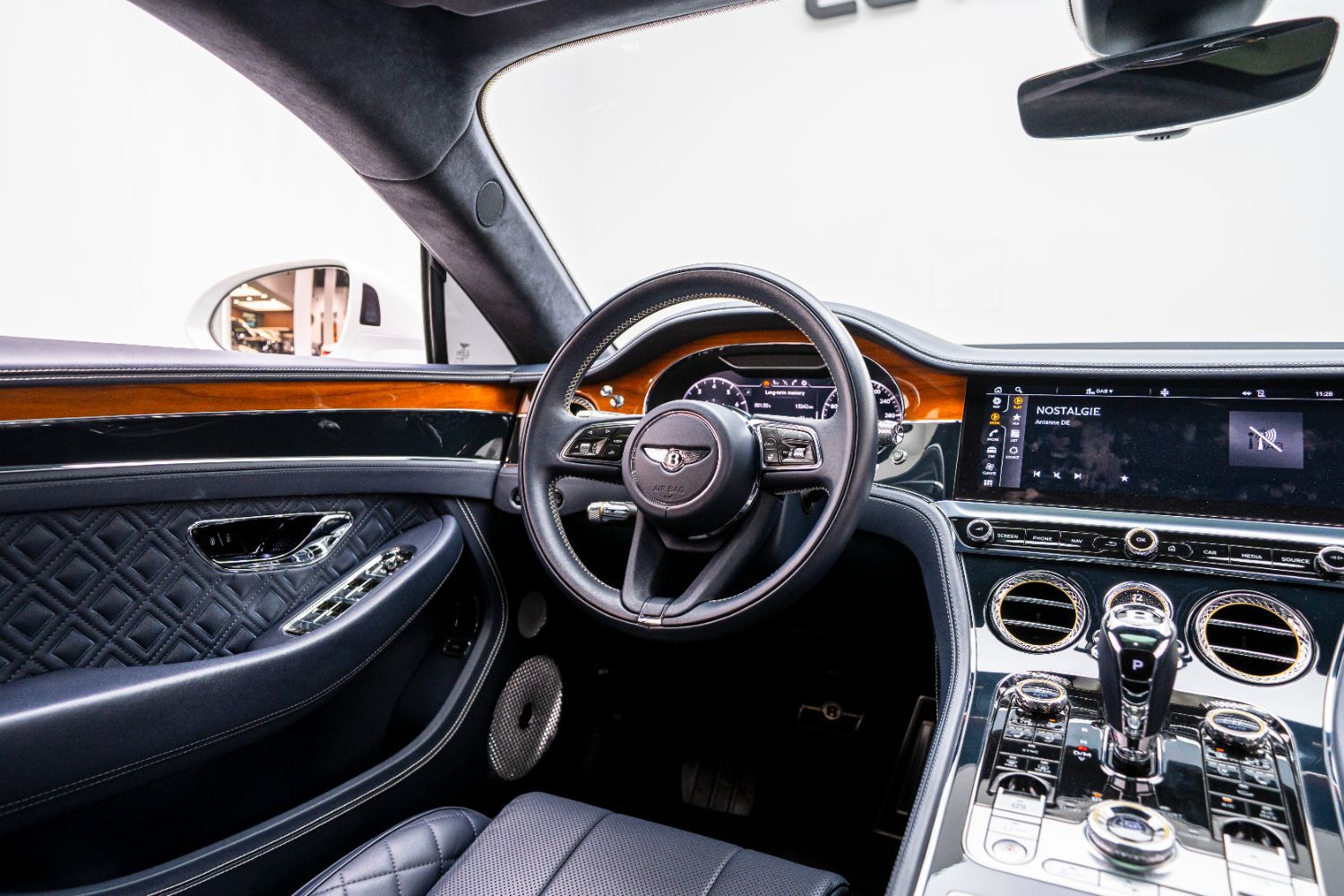 2021 بنتلي كونتيننتال GT V8