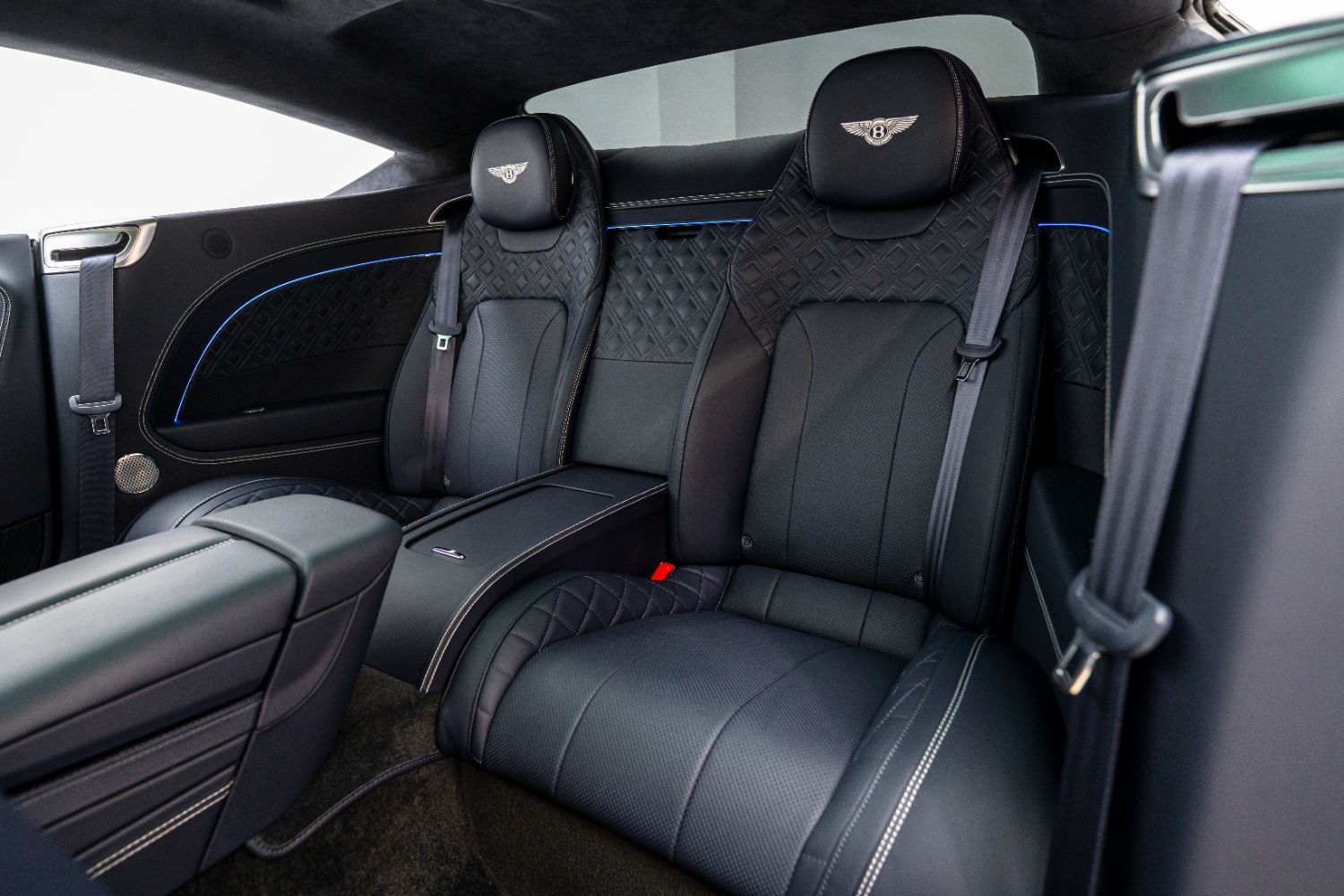2021 بنتلي كونتيننتال GT V8