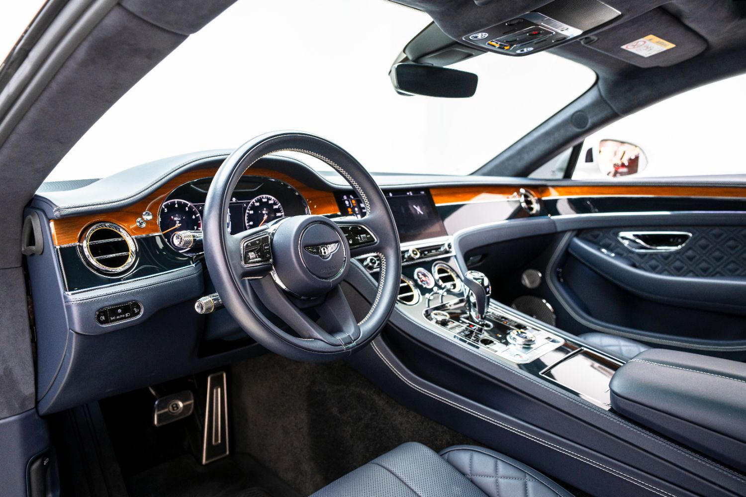 2021 بنتلي كونتيننتال GT V8