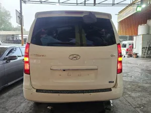 2010 Hyundai H1 Executive