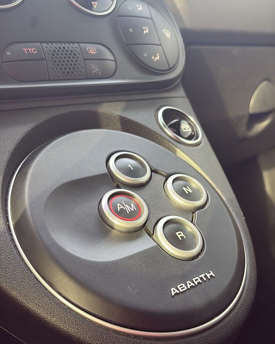 2022 فيات ٥٠٠ سي Abarth