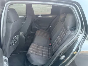 2011 فولجس فاجن جولف GTI