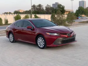 2019 تويوتا كامري LE