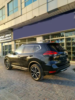 2018 نيسان روج SL