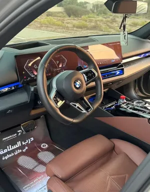 2024 BMW 5-Series 520i