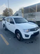 2013 Mitsubishi L200 double-cab