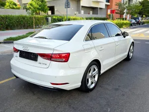 2017 اودي آي ٣ Prestige