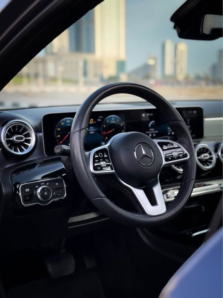2020 مرسيدس-بنز الفئة - A A220 Sedan
