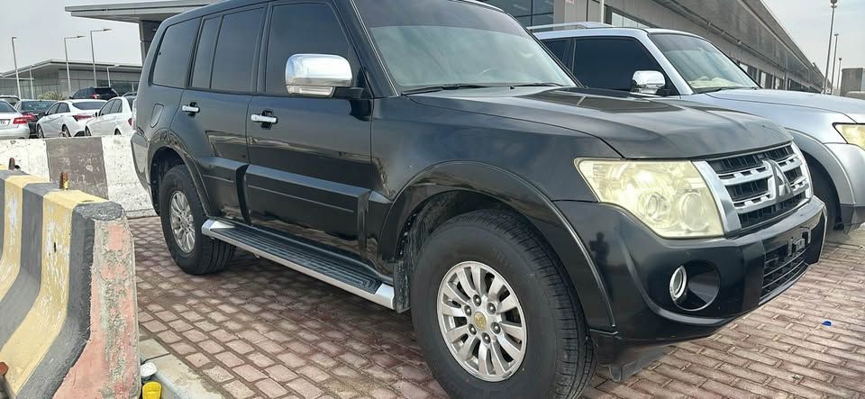 2013 Mitsubishi Pajero GLS