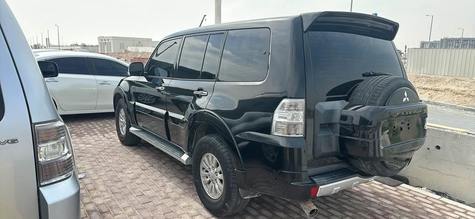 2013 Mitsubishi Pajero GLS