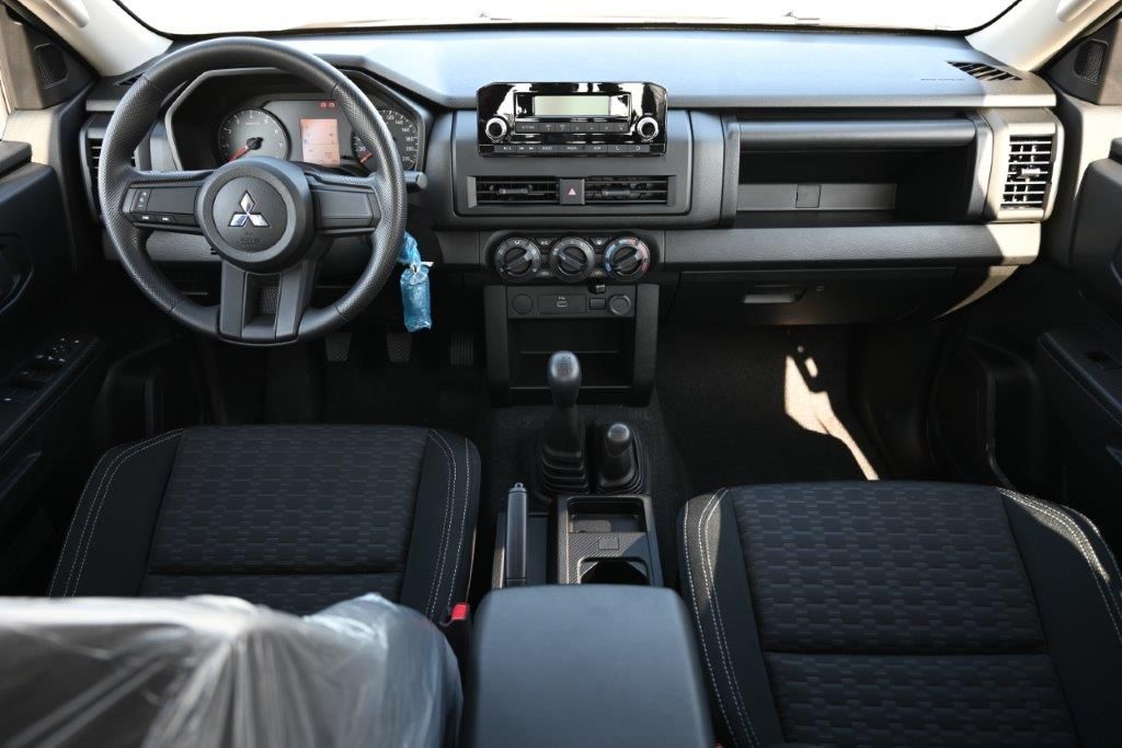 2025 ميتسوبيشي أل٢٠٠ double-cab