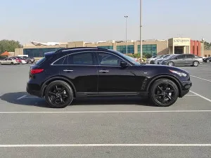 2017 إنفينيتي كيو آكس٧٠ V8