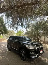 2019 Toyota Land Cruiser Grand Touring