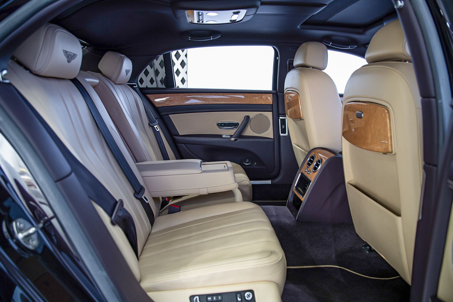 2015 بنتلي فلاينج سبير V8